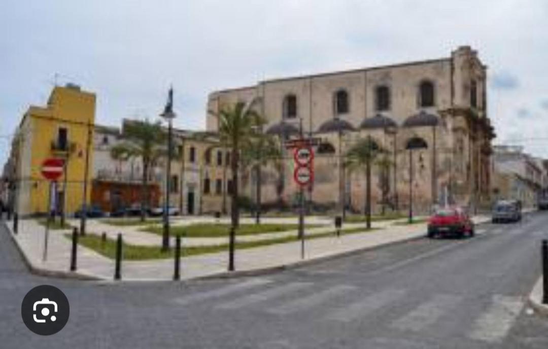 Largo Baluardo 13 *